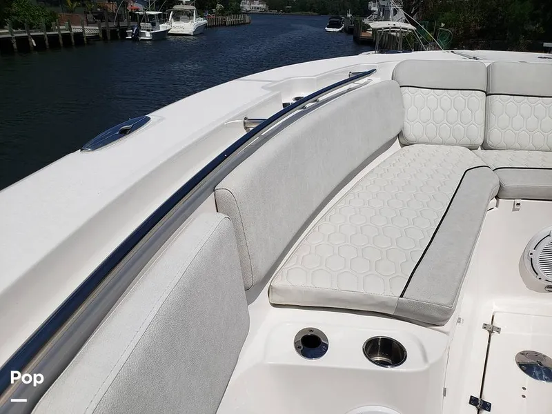 Slide: The Image of Sea Fox 328 Commander 2022 - 11030453