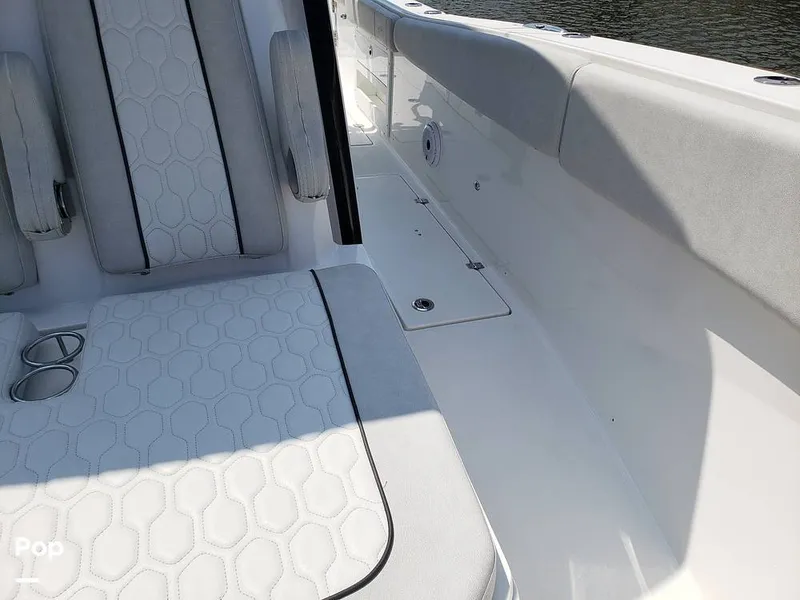 Slide: The Image of Sea Fox 328 Commander 2022 - 11030519