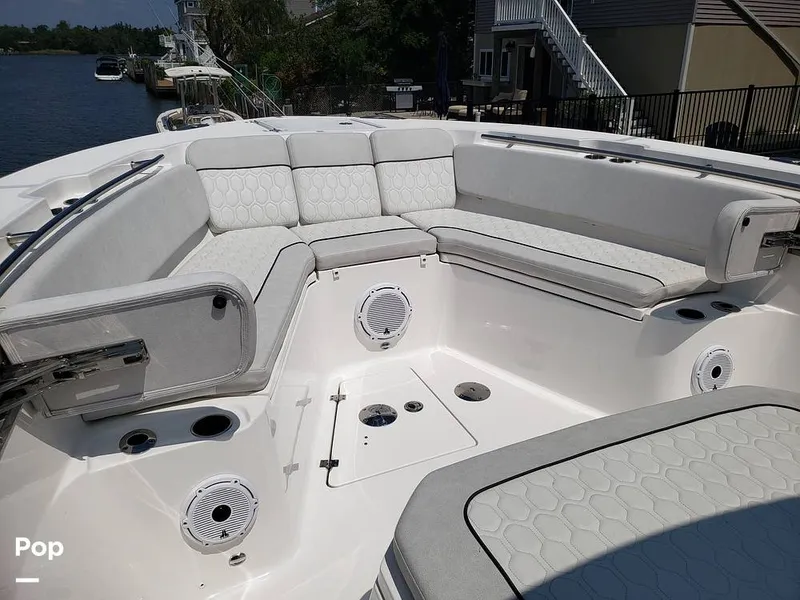 Slide: The Image of Sea Fox 328 Commander 2022 - 11030601