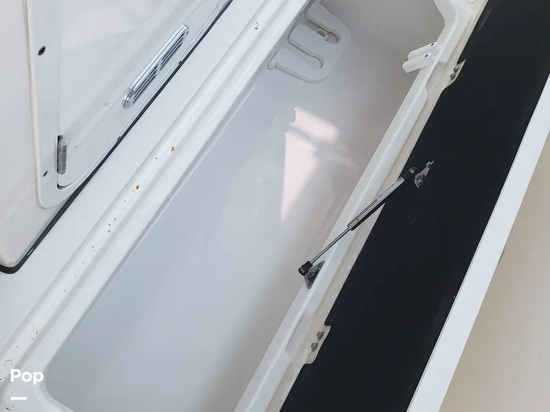 Slide: The Image of Sea Fox 328 Commander 2022 - 11030015