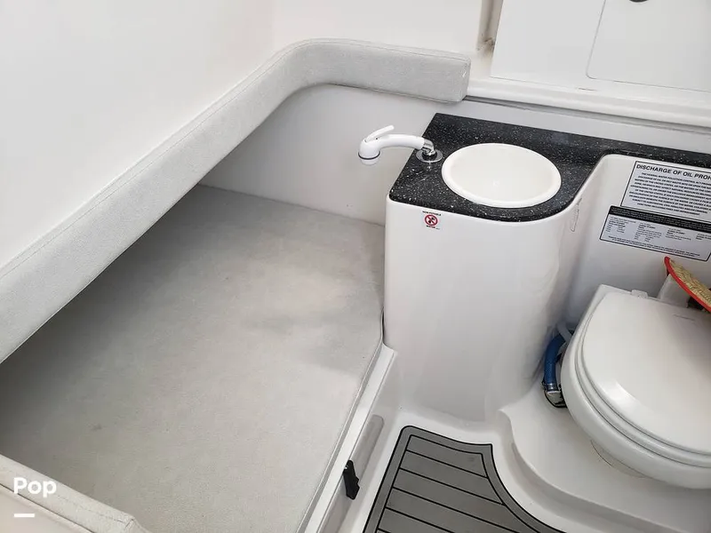 Slide: The Image of Sea Fox 328 Commander 2022 - 11030026