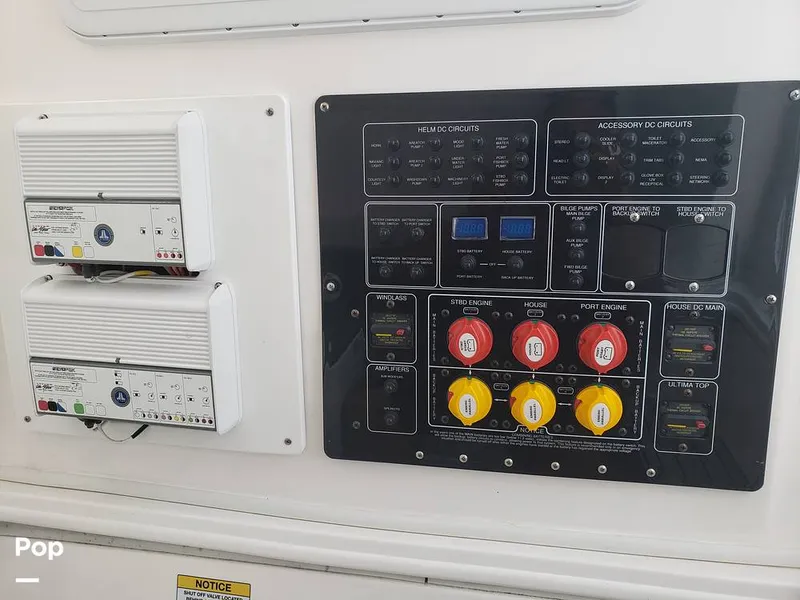 Slide: The Image of Sea Fox 328 Commander 2022 - 11030037