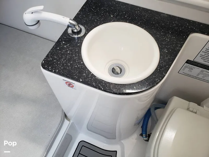 Slide: The Image of Sea Fox 328 Commander 2022 - 11030057