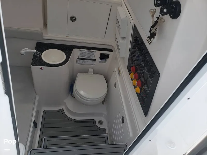 Slide: The Image of Sea Fox 328 Commander 2022 - 11030072