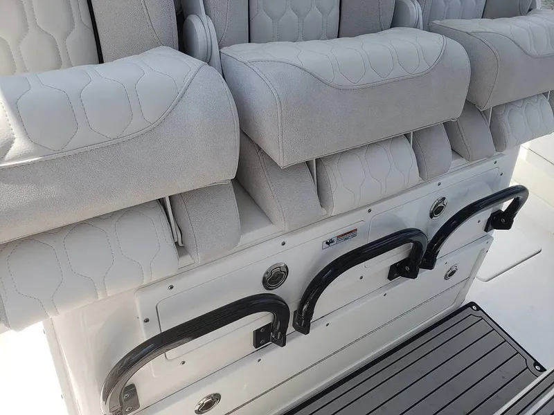 Slide: The Image of Sea Fox 328 Commander 2022 - 11030097