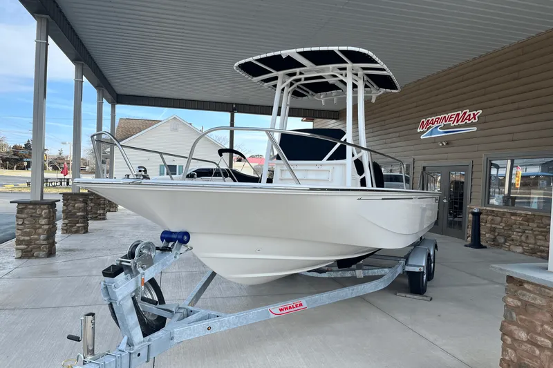 Slide: The Image of Boston Whaler 190 Montauk 2025 - 2