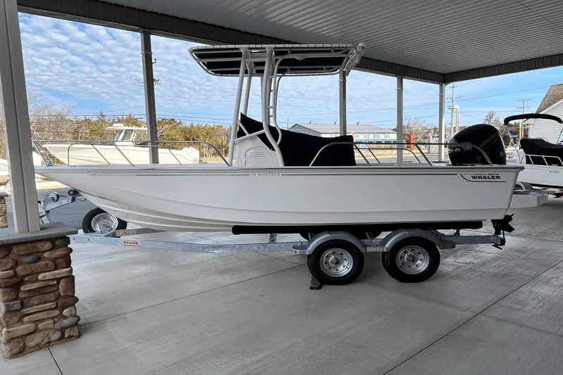 Slide: The Image of Boston Whaler 190 Montauk 2025 - 3