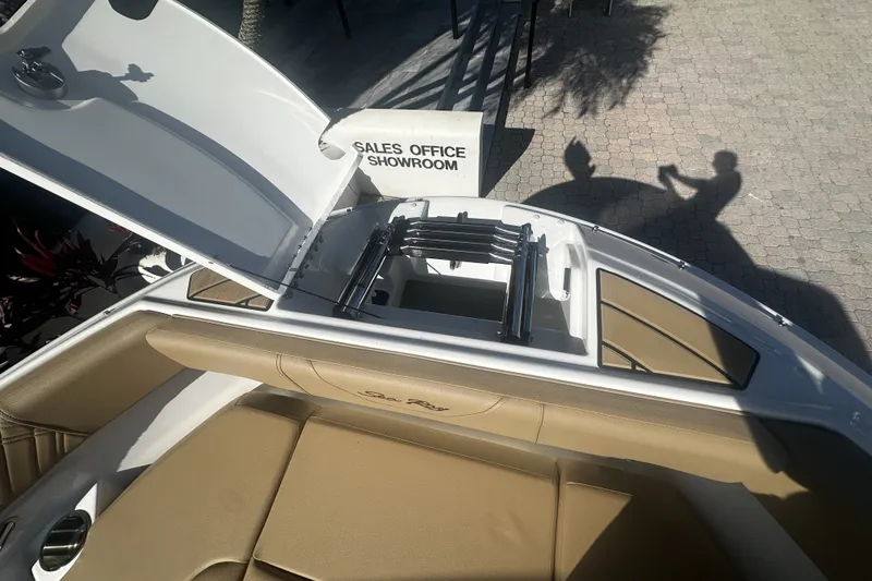 Slide: The Image of Sea Ray SDX 230 Outboard 2026 - 24