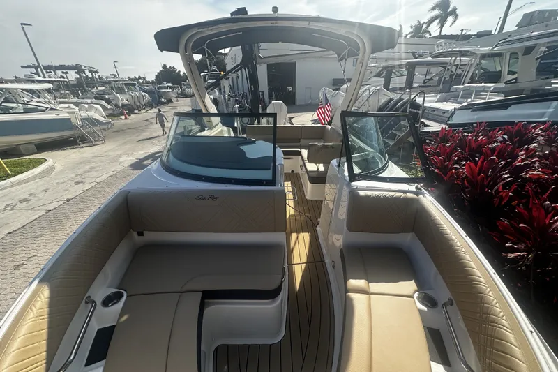 Slide: The Image of Sea Ray SDX 230 Outboard 2026 - 26