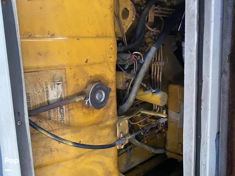 Slide: The Image of Salon Looking Aft (plenty of rod storage) - 10766393