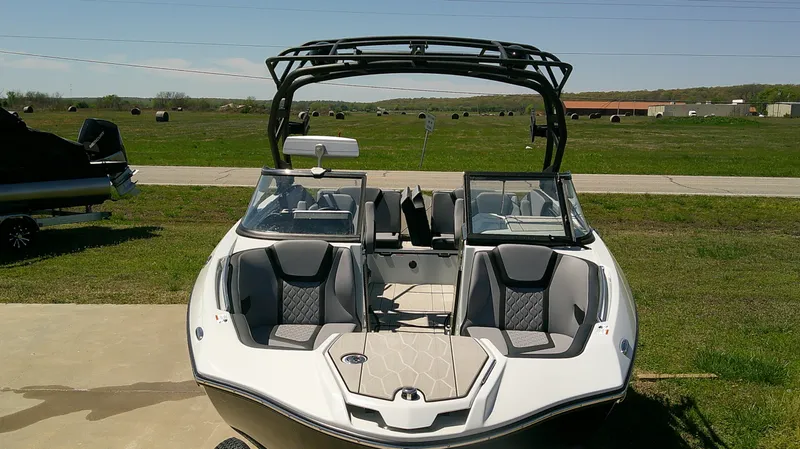 Slide: The Image of Yamaha 255 X 2024 - 1