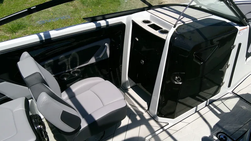 Slide: The Image of Yamaha 255 X 2024 - 10