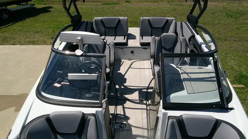 Slide: The Image of Yamaha 255 X 2024 - 13