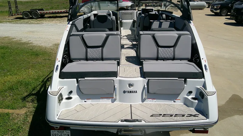 Slide: The Image of Yamaha 255 X 2024 - 3