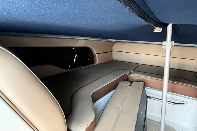 Slide: The Image of Sea Ray SDX 220 2017 - 8