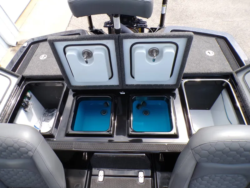 Slide: The Image of Ikon Boats VLX21 2025 - 13