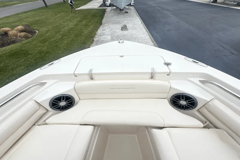 Slide: The Image of Grady-White Fisherman 216 2025 - 12