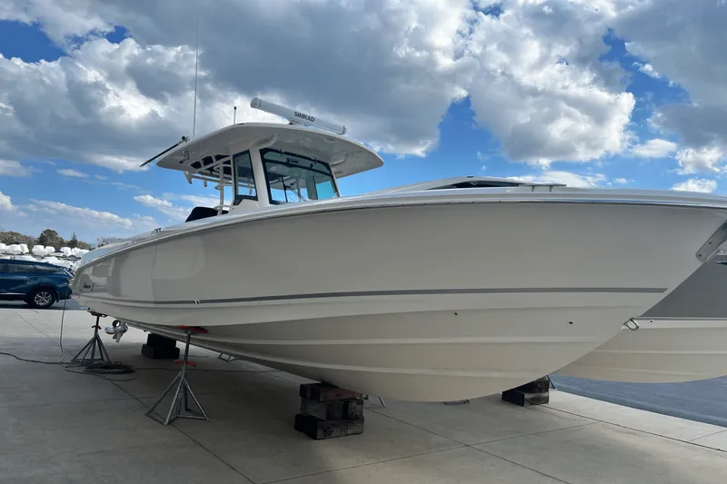 Slide: The Image of Boston Whaler 330 Outrage 2025 - 3