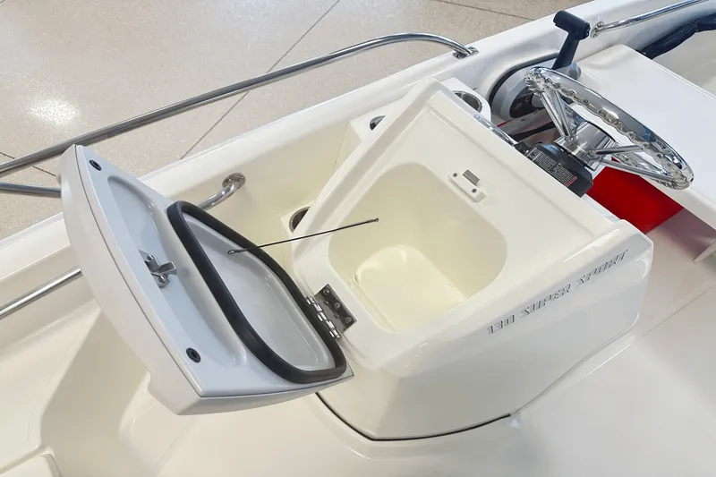 Slide: The Image of Boston Whaler 130 Super Sport 2025 - 11