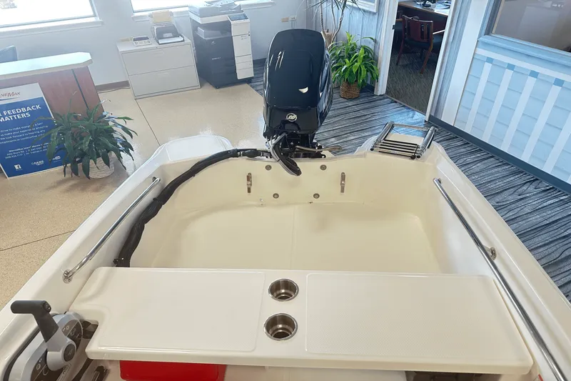 Slide: The Image of Boston Whaler 130 Super Sport 2025 - 7