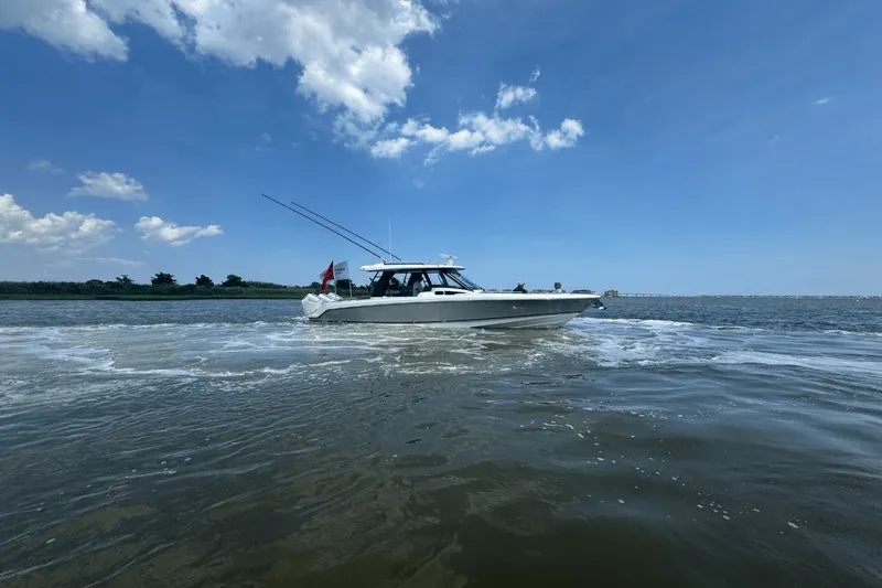 Slide: The Image of Boston Whaler 350 Realm 2025 - 10