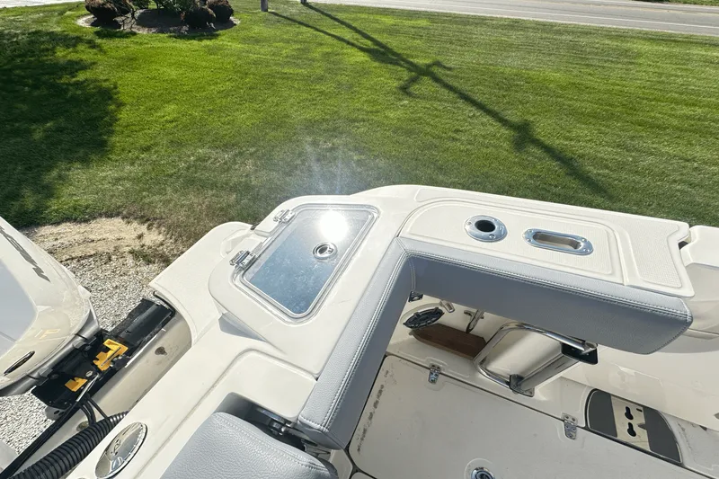 Slide: The Image of Boston Whaler 350 Realm 2025 - 18