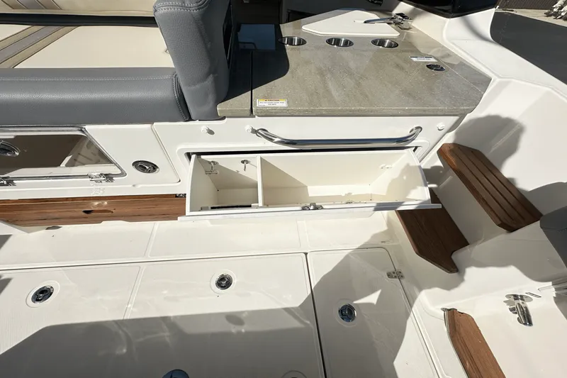 Slide: The Image of Boston Whaler 350 Realm 2025 - 23