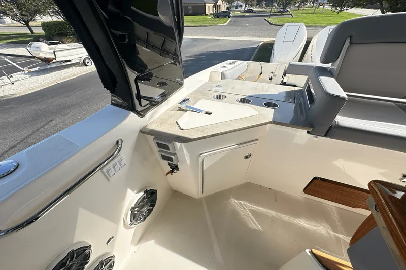 Slide: The Image of Boston Whaler 350 Realm 2025 - 29
