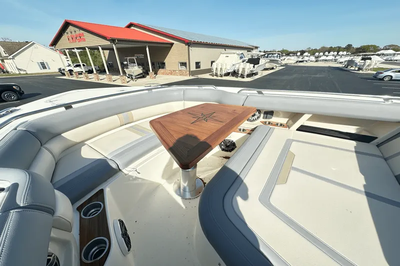 Slide: The Image of Boston Whaler 350 Realm 2025 - 38