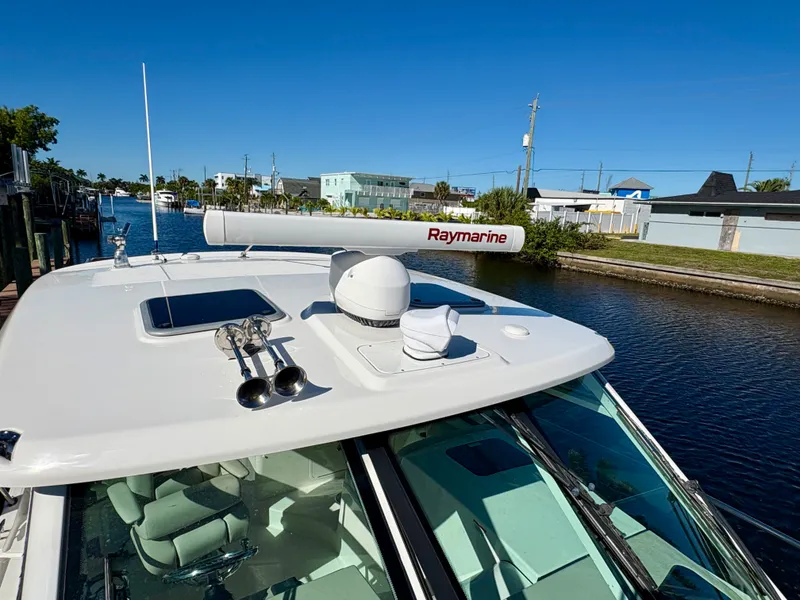 Slide: The Image of Boston Whaler 345 CONQUEST 2021 - 19