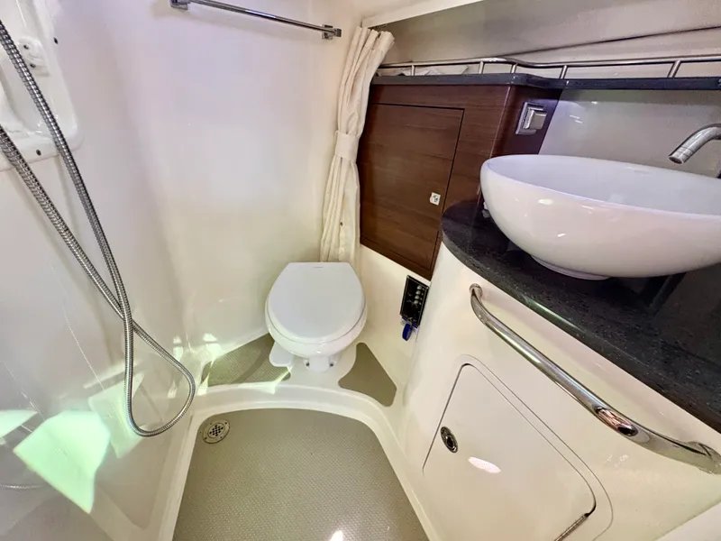 Slide: The Image of Boston Whaler 345 CONQUEST 2021 - 57