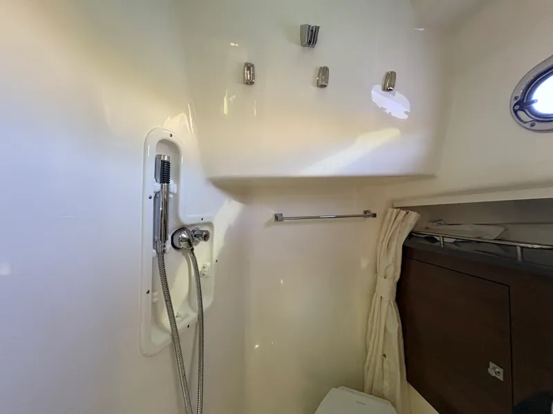 Slide: The Image of Boston Whaler 345 CONQUEST 2021 - 58