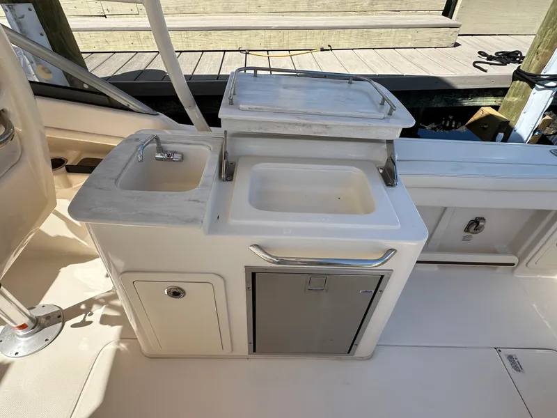 Slide: The Image of Grady-White 275 FREEDOM 2016 - 14