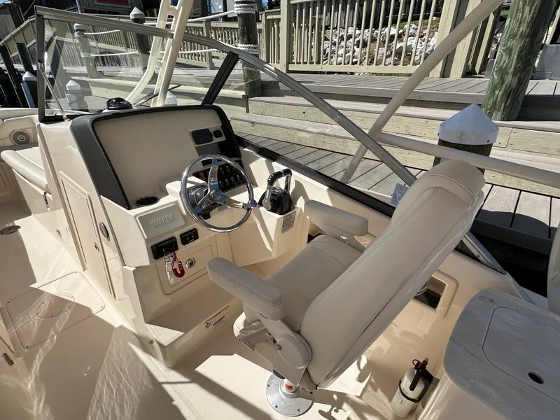 Slide: The Image of Grady-White 275 FREEDOM 2016 - 17