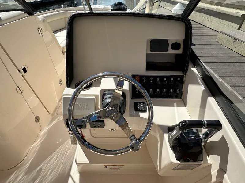 Slide: The Image of Grady-White 275 FREEDOM 2016 - 18