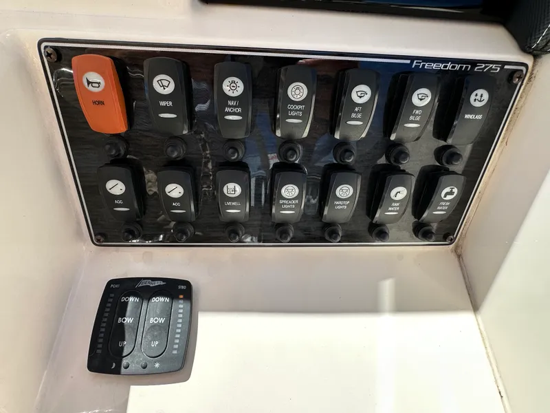 Slide: The Image of Grady-White 275 FREEDOM 2016 - 20