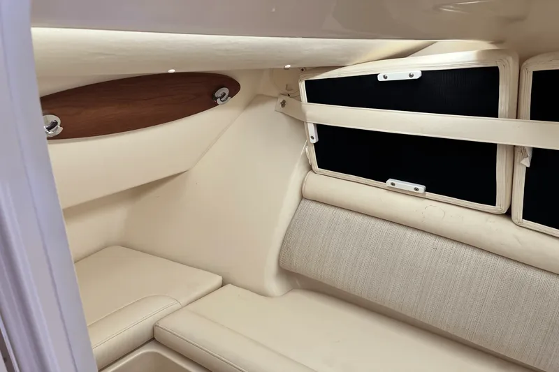 Slide: The Image of Grady-White 325 FREEDOM 2018 - 11