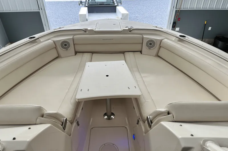 Slide: The Image of Grady-White 325 FREEDOM 2018 - 17