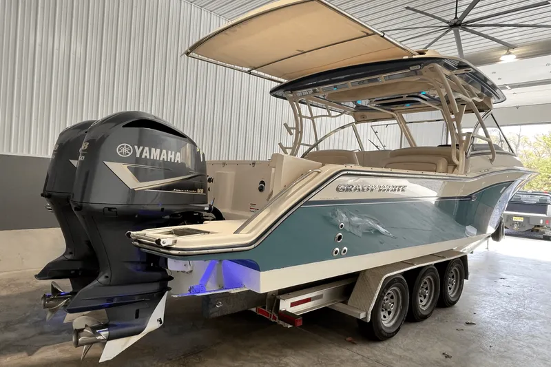 Slide: The Image of Grady-White 325 FREEDOM 2018 - 2