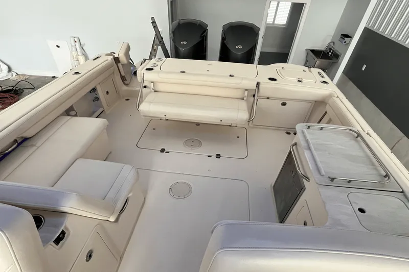 Slide: The Image of Grady-White 325 FREEDOM 2018 - 24