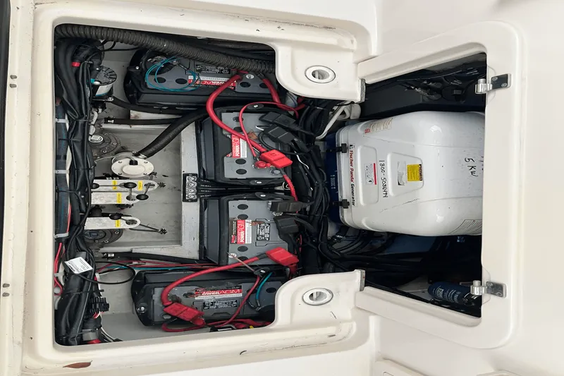 Slide: The Image of Grady-White 325 FREEDOM 2018 - 26