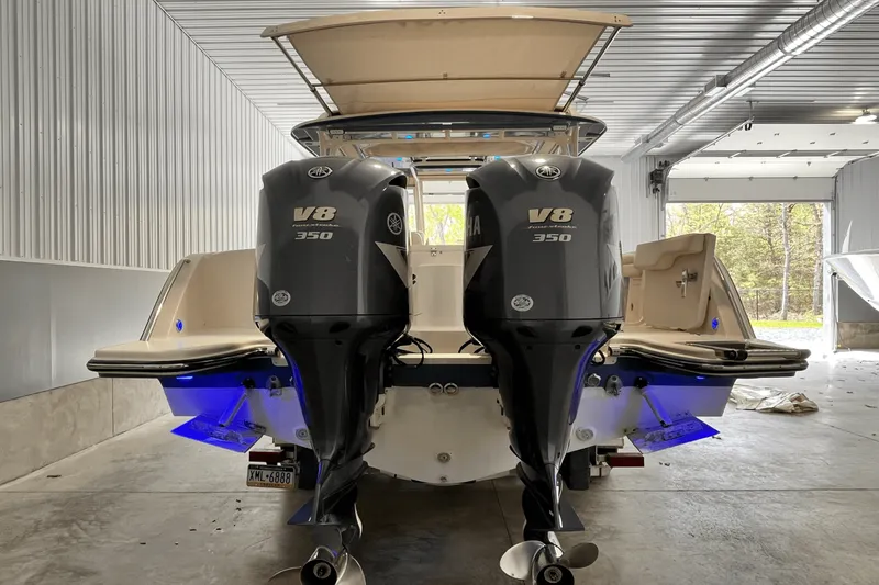 Slide: The Image of Grady-White 325 FREEDOM 2018 - 3