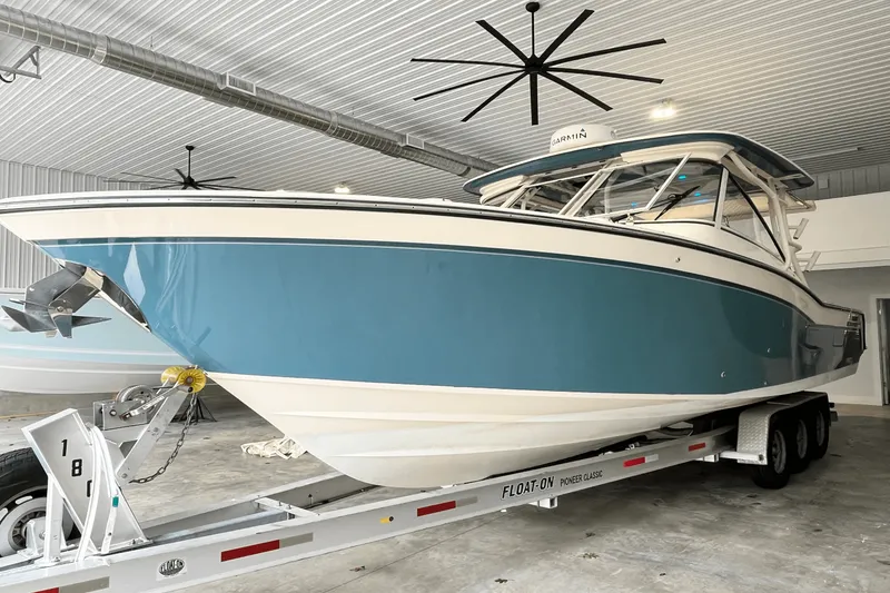 Slide: The Image of Grady-White 325 FREEDOM 2018 - 5