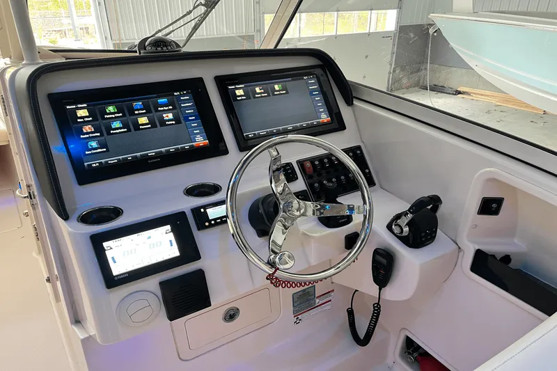 Slide: The Image of Grady-White 325 FREEDOM 2018 - 8