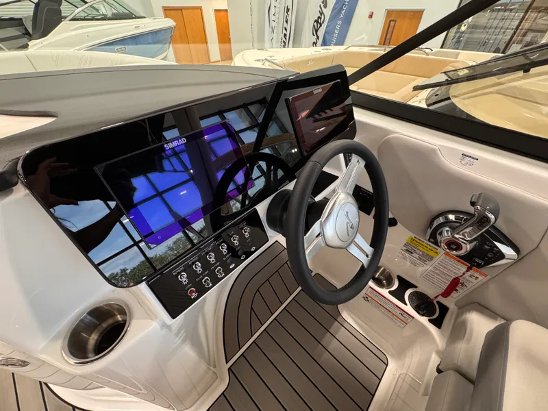 Slide: The Image of Sea Ray SDX 250 Outboard 2026 - 14