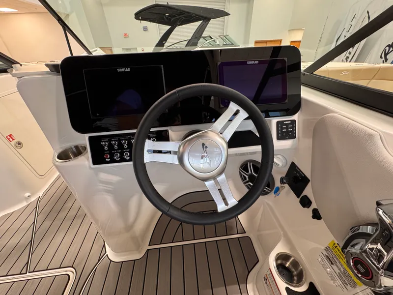 Slide: The Image of Sea Ray SDX 250 Outboard 2026 - 15