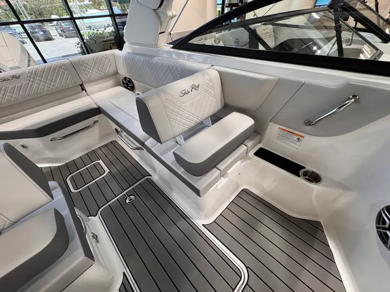 Slide: The Image of Sea Ray SDX 250 Outboard 2026 - 16