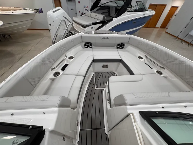 Slide: The Image of Sea Ray SDX 250 Outboard 2026 - 19