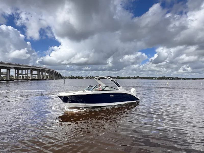 Slide: The Image of Sea Ray SDX 250 Outboard 2026 - 4