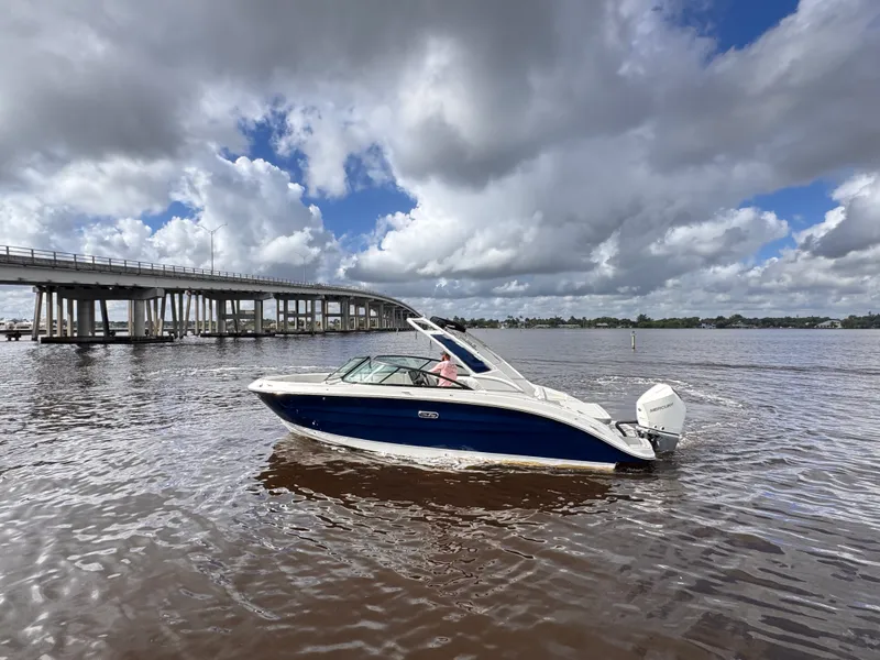 Slide: The Image of Sea Ray SDX 250 Outboard 2026 - 5